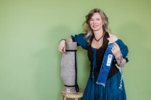 Annouk Fennis van Kingdom for cats and dogs met hun duurzame producten voor hond & kat